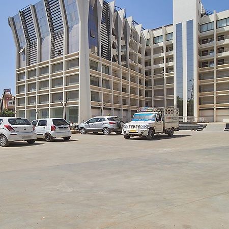 7 Wonders Hotel Гандинагар Экстерьер фото
